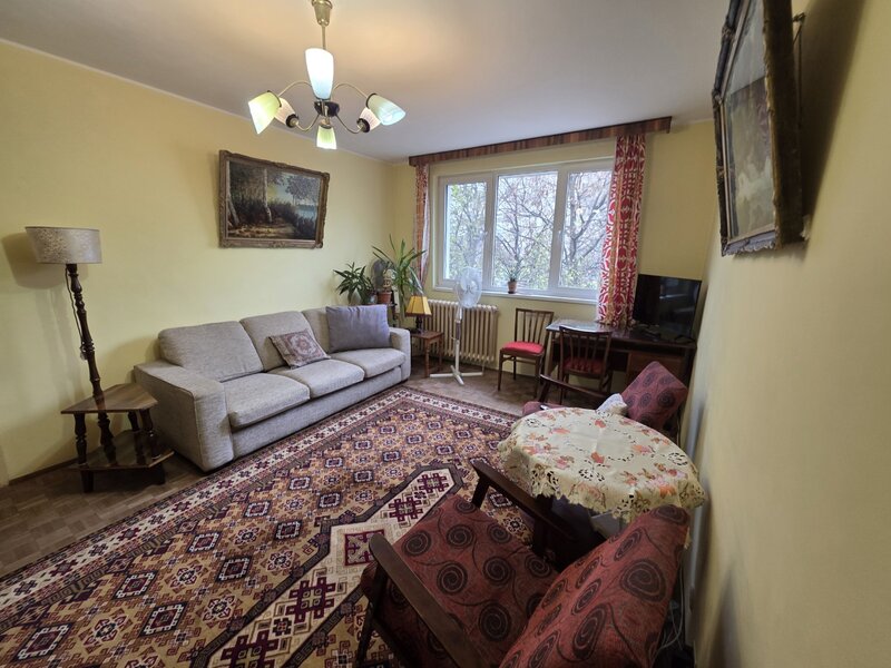 1 Decembrie 1918, intersectie Jean Steriadi, 10 minute metrou , vav Auchan,