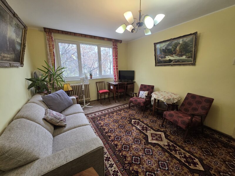 1 Decembrie 1918, intersectie Jean Steriadi, 10 minute metrou , vav Auchan,