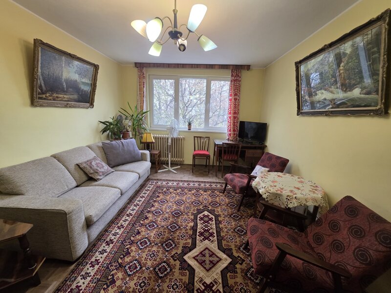 1 Decembrie 1918, intersectie Jean Steriadi, 10 minute metrou , vav Auchan,