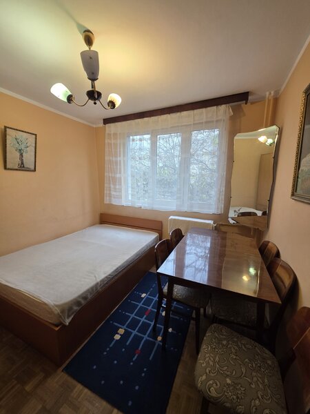 1 Decembrie 1918, intersectie Jean Steriadi, 10 minute metrou , vav Auchan,